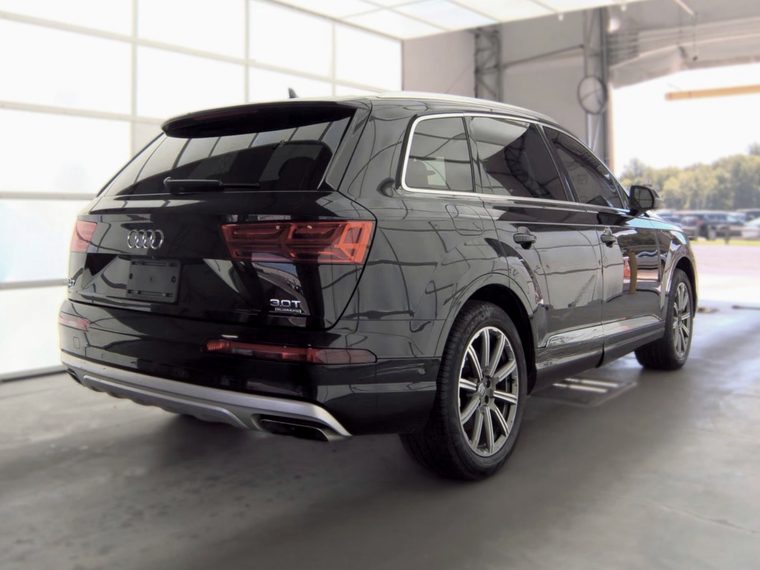 2018 Audi Q7 3.0T Prestige - traseira em tres quartos