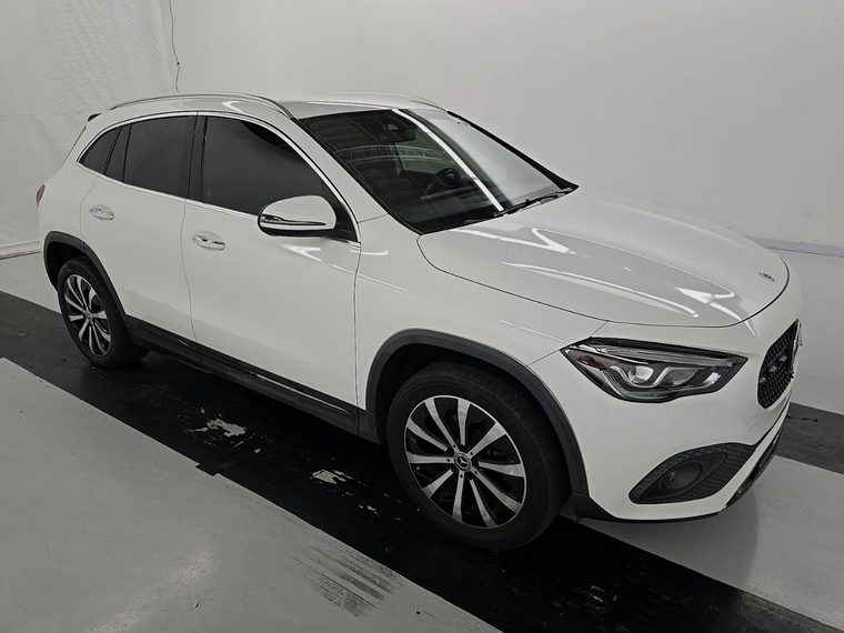 2021 Mercedes-Benz GLA 250 4MATIC - frente em tres quartos, outro angulo