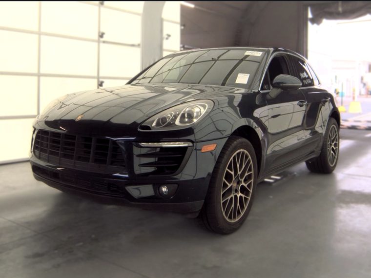 2018 Porsche Macan S - frente em tres quartos
